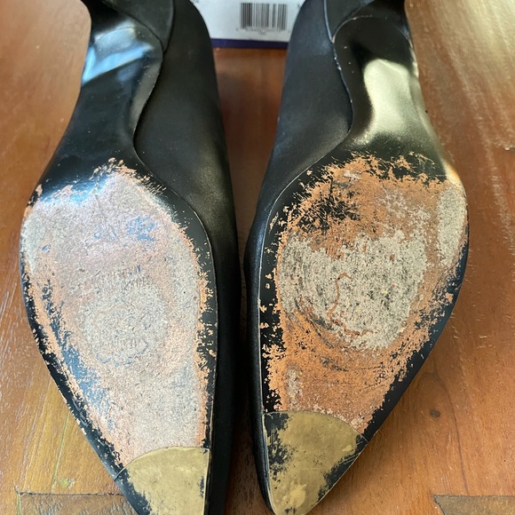 Stuart Weitzman size 9 Black Satin Heels - Picture 5 of 5